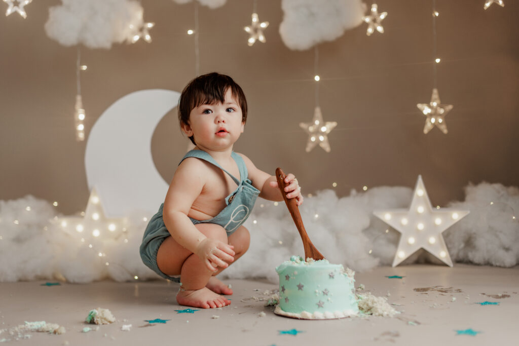 Huntsville, AL Photographer Cake Smash First Birthday Moon and Stars Neutral Boy