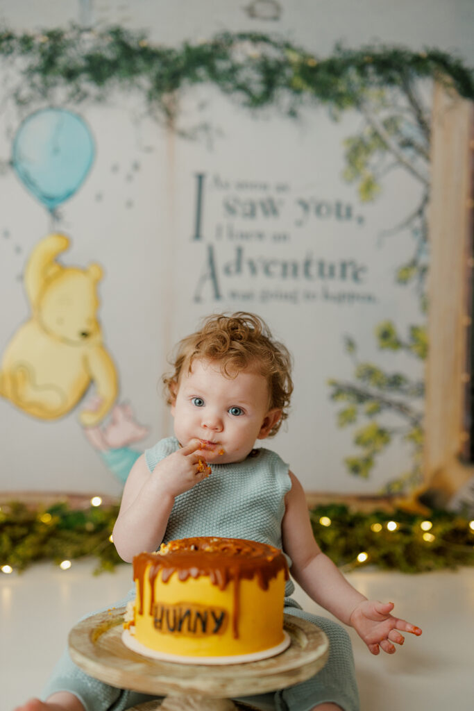 Winnie The Pooh Cake Smash Kingsland Georgia Jacksonville Florida Family Baby Photographer