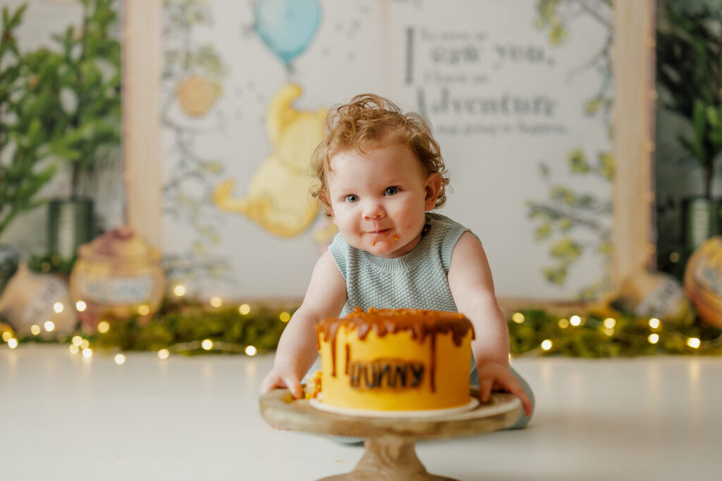 Winnie The Pooh Cake Smash Kingsland Georgia Jacksonville Florida Family Baby Photographer
