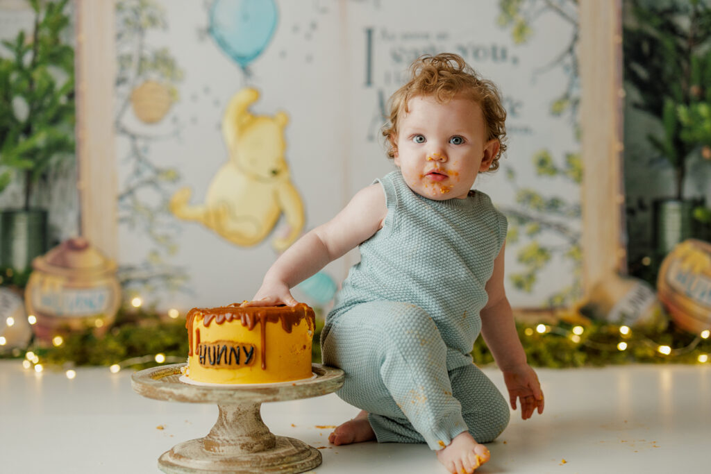 Winnie The Pooh Cake Smash Kingsland Georgia Jacksonville Florida Family Baby Photographer