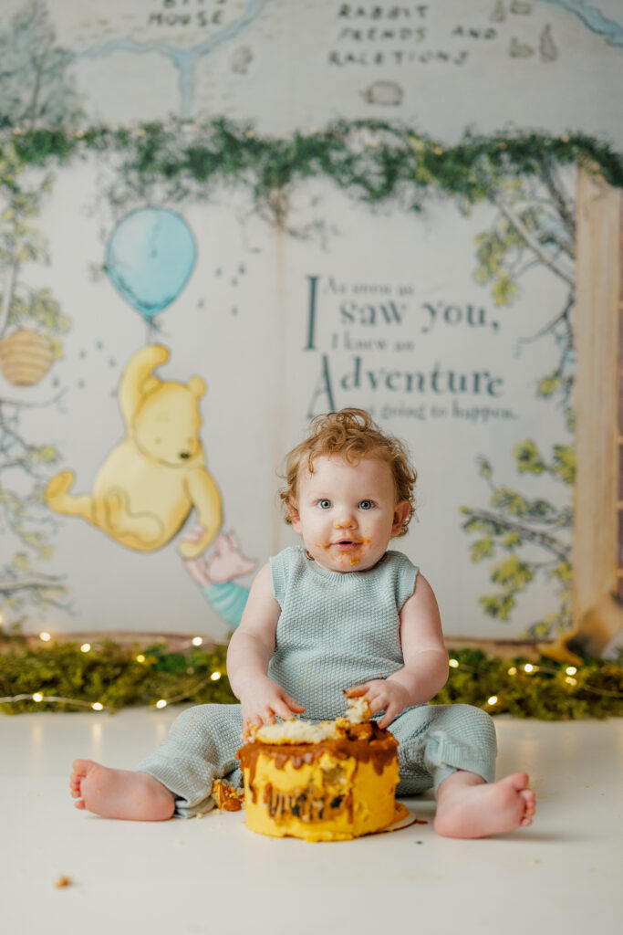 Winnie The Pooh Cake Smash Kingsland Georgia Jacksonville Florida Family Baby Photographer