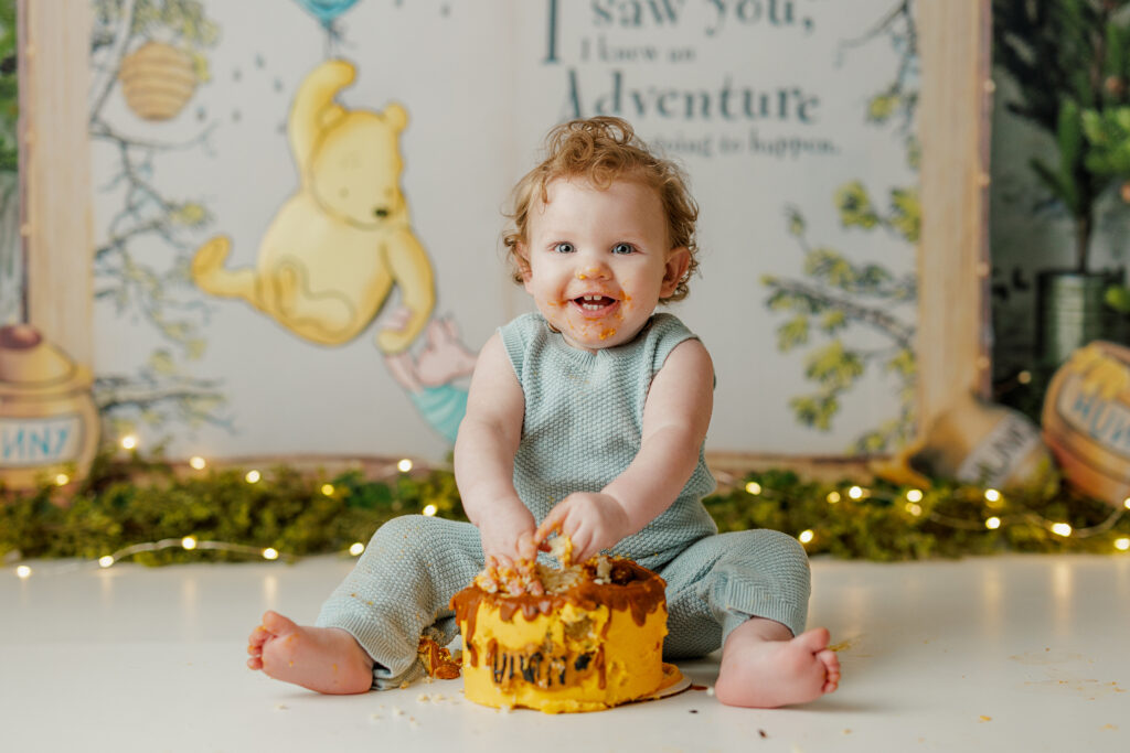 Winnie The Pooh Cake Smash Kingsland Georgia Jacksonville Florida Family Baby Photographer
