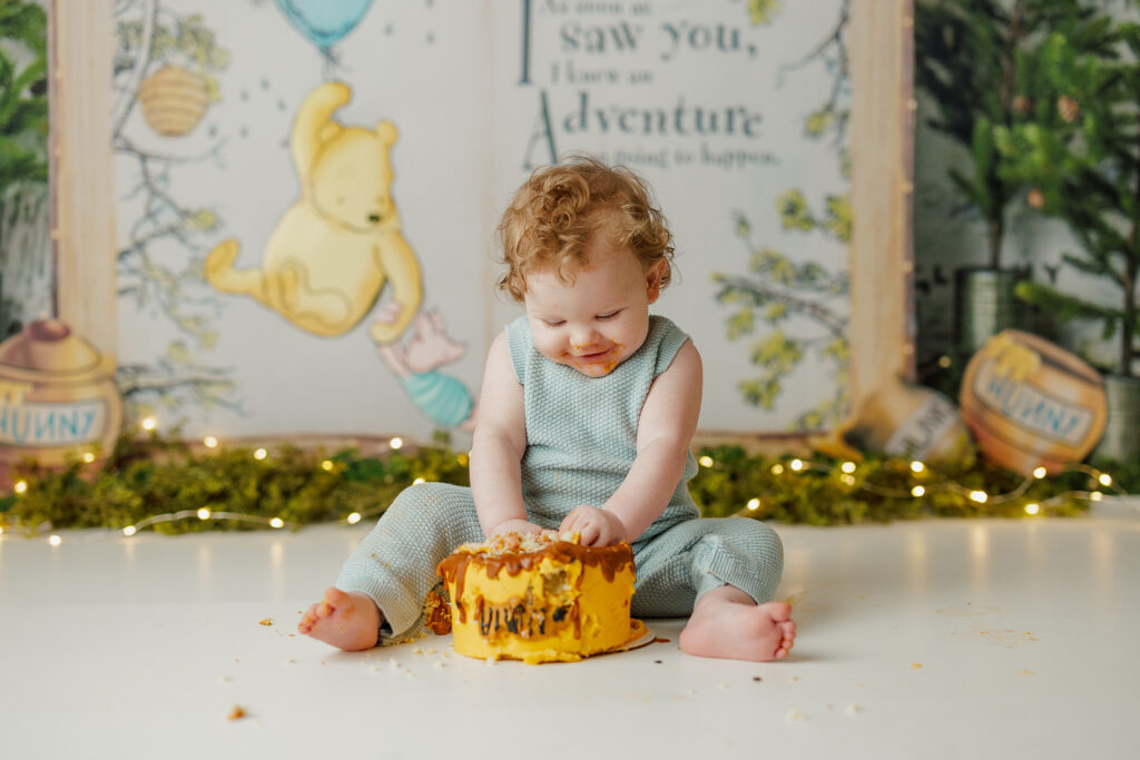Winnie The Pooh Cake Smash Kingsland Georgia Jacksonville Florida Family Baby Photographer